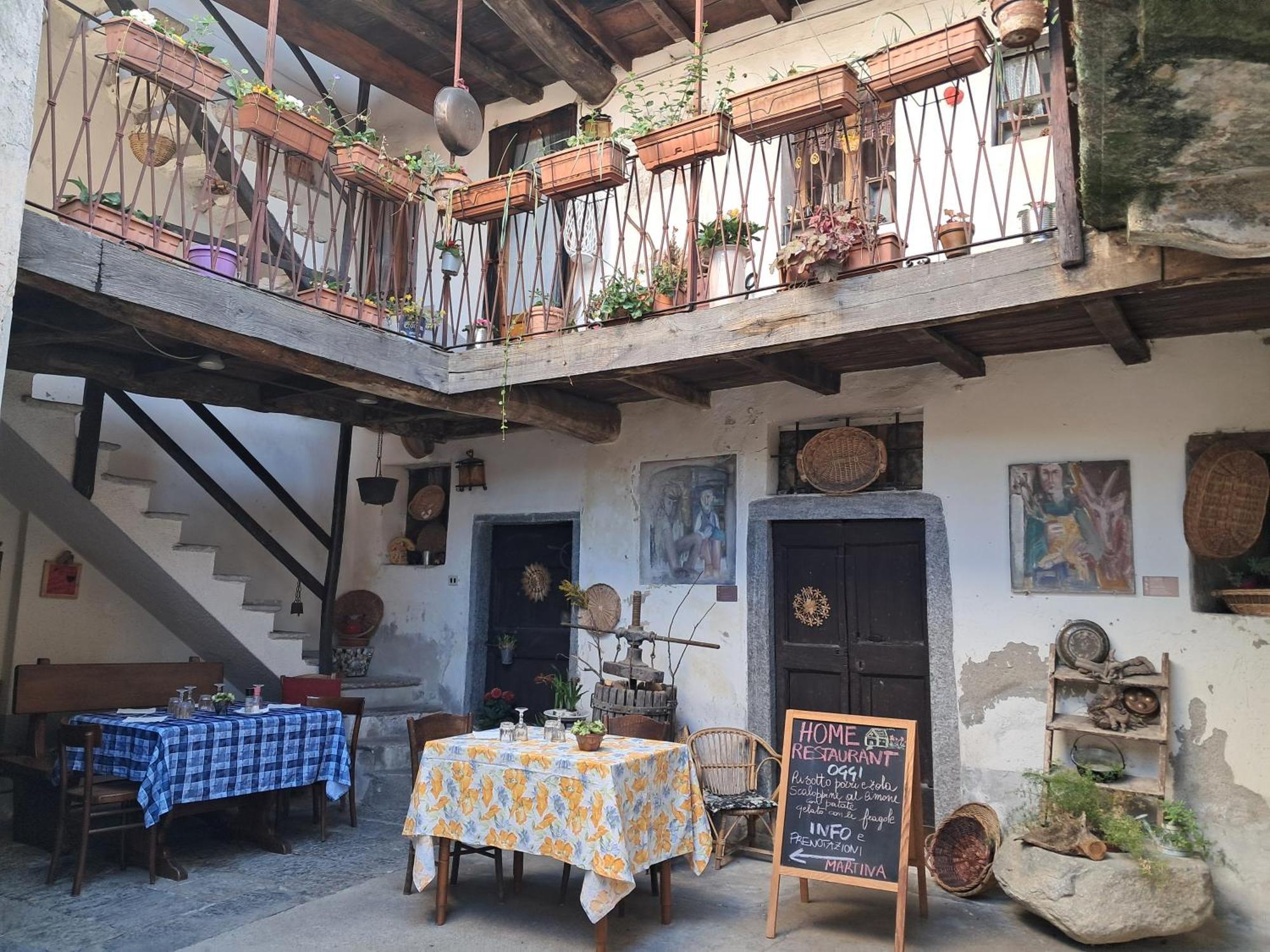 La Corte Del Poeta Arcumeggia Buitenkant foto